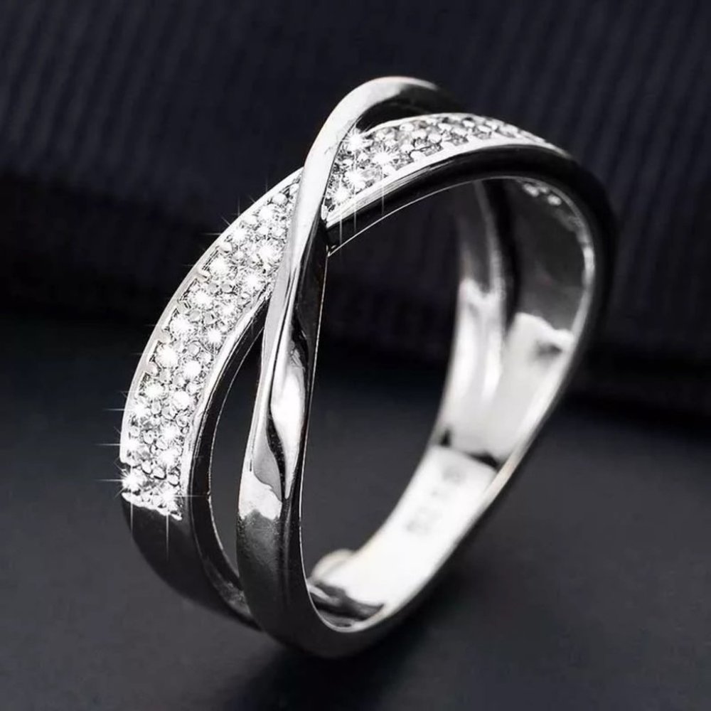 NEW*925 Silver Women’s Diamond Ring - Picture 1 of 4